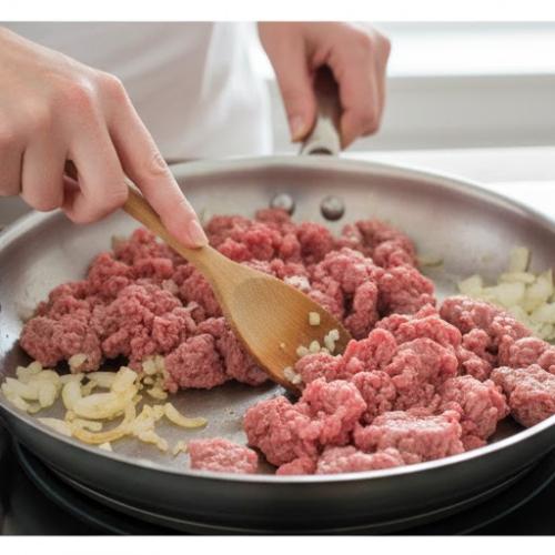Step 1: Sauté the Beef, Garlic, and Onion